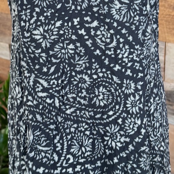 Abercrombie & Fitch Black & White Paisley Lace-Up Back Maxi Dress - Size Medium - Picture 5 of 16